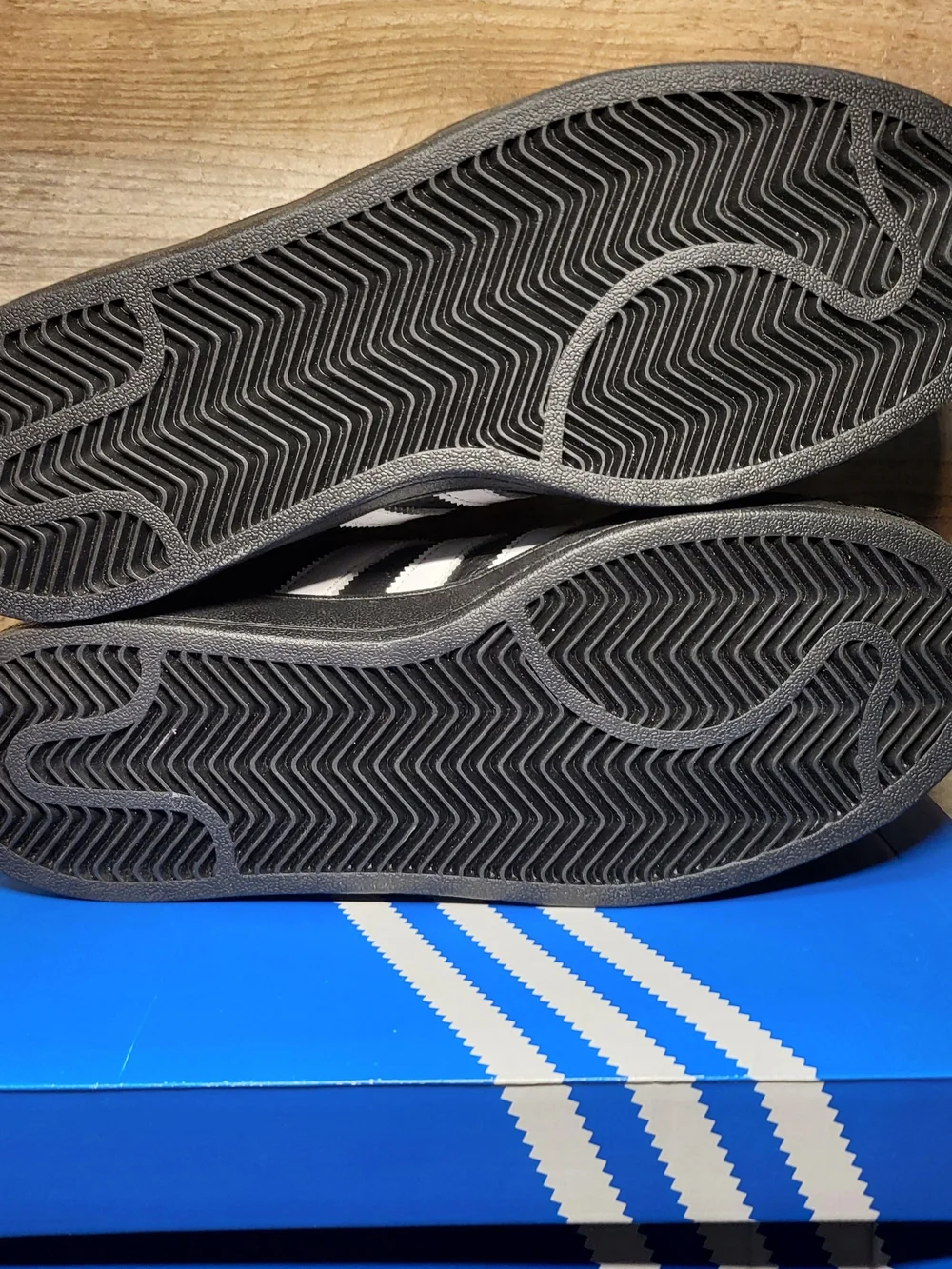 *NEW* Adidas Superstar 2 Black/White 